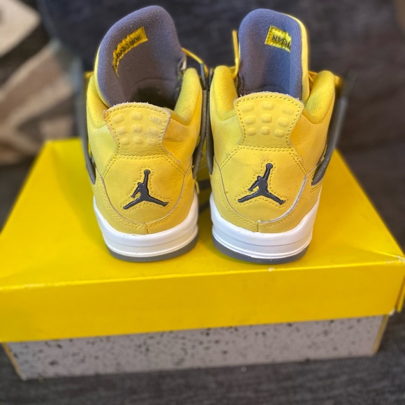 Youth size shoes - Picture 3 of 6